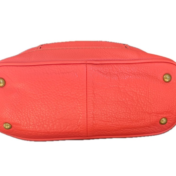 OrYANY Vintage Leather Handbag in Coral with Cream Accents. Like New Condition! - Picture 4 of 10